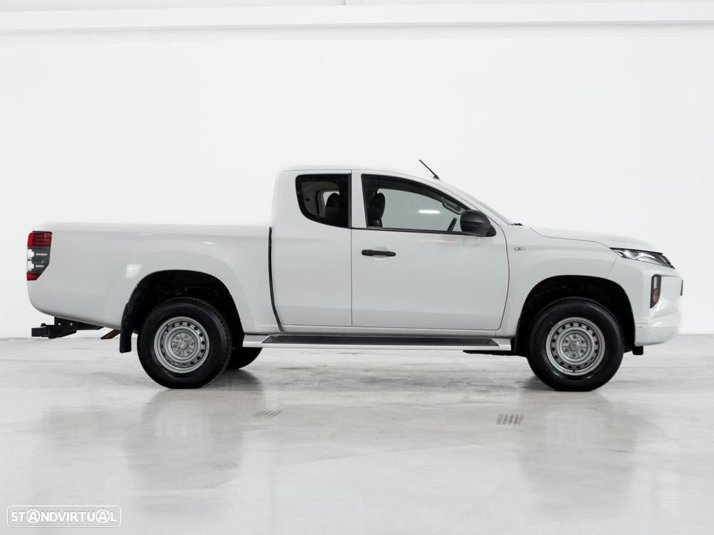 Mitsubishi L200 2.4 DI-D CLUB CAB INVITE 3L 4WD - 2