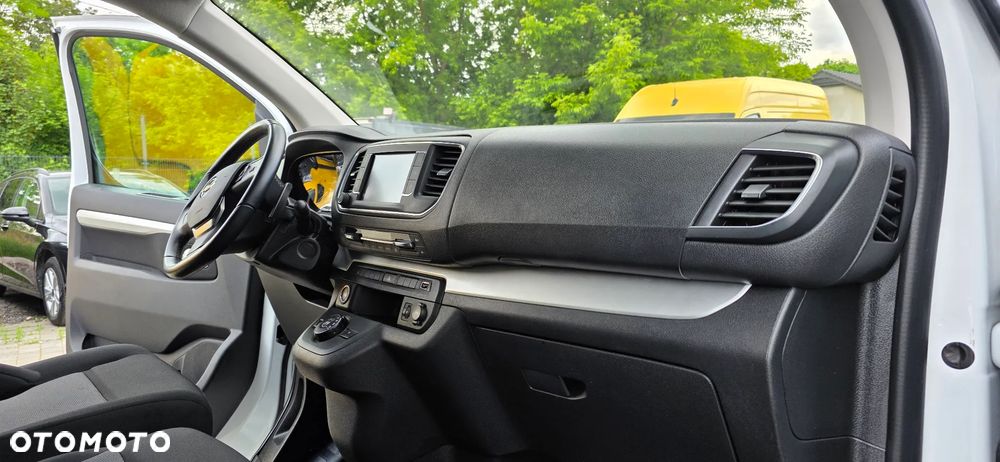 Opel VIVARO L3H1 2.0 145KM AUTOMAT 8-biegów - 11