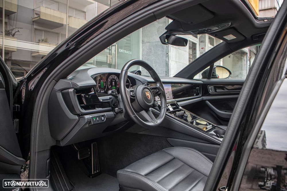Porsche Panamera 4 E-Hybrid - 8