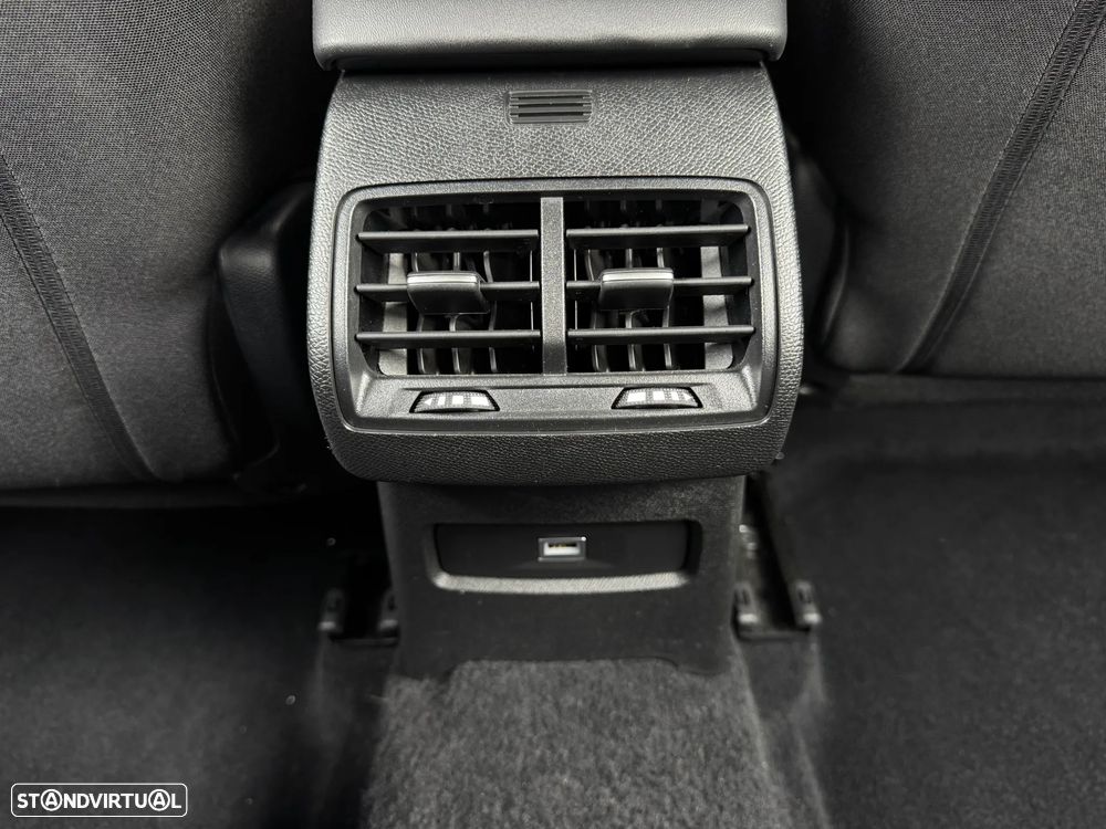 Citroën C4 1.2 Hybrid Plus e-DSC6 - 32