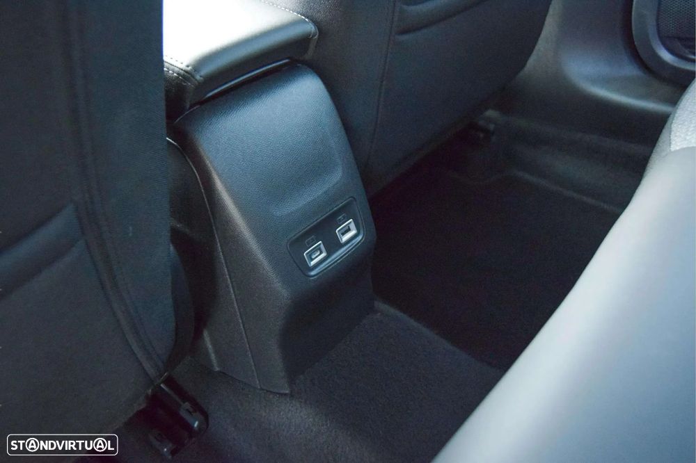 Peugeot 208 1.2 Hybrid Allure e-DCS6 - 8