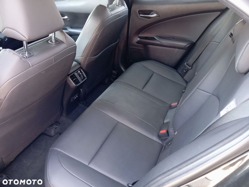 Lexus UX - 11