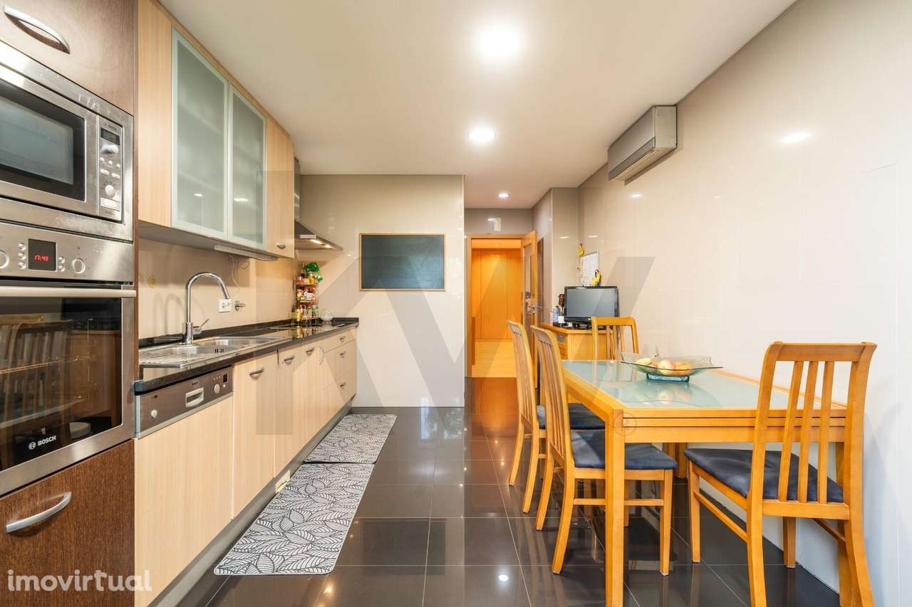 T4 de Luxo com Terraço de 50m2 na Quinta da Portela | Piscina e Confor - Grande imagem: 5/49