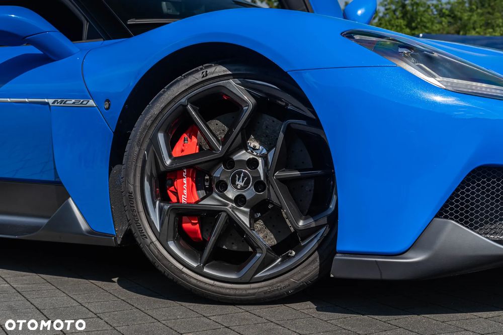 Maserati MC20 DCT - 11