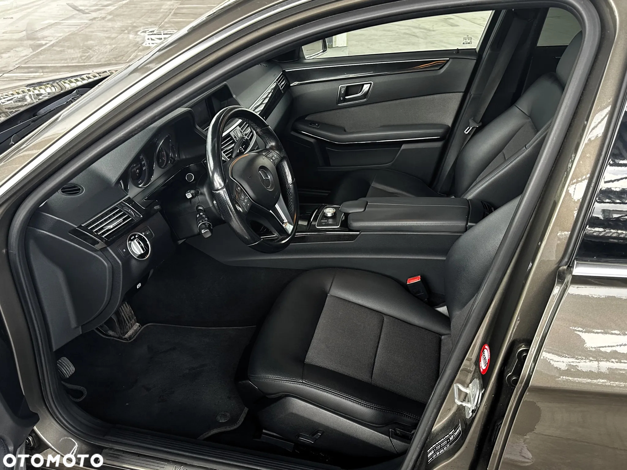 Mercedes-Benz Klasa E 200 T CGI BlueEFFICIENCY 7G-TRONIC Avantgarde - 15