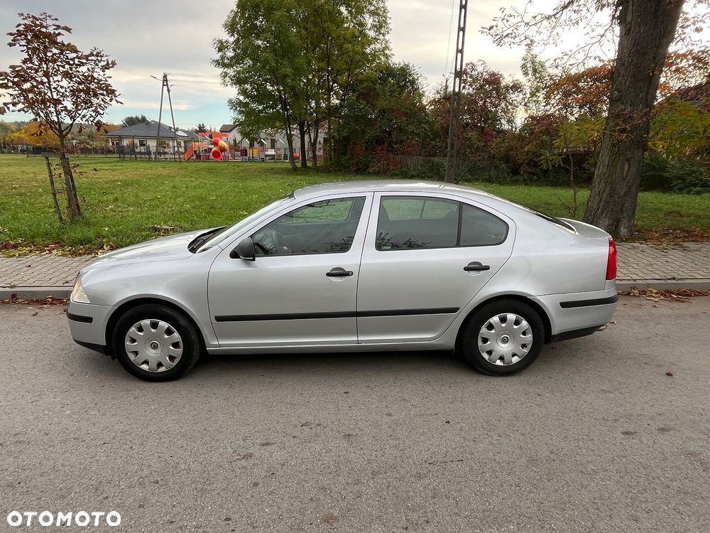 Skoda Octavia 2012 photo 2