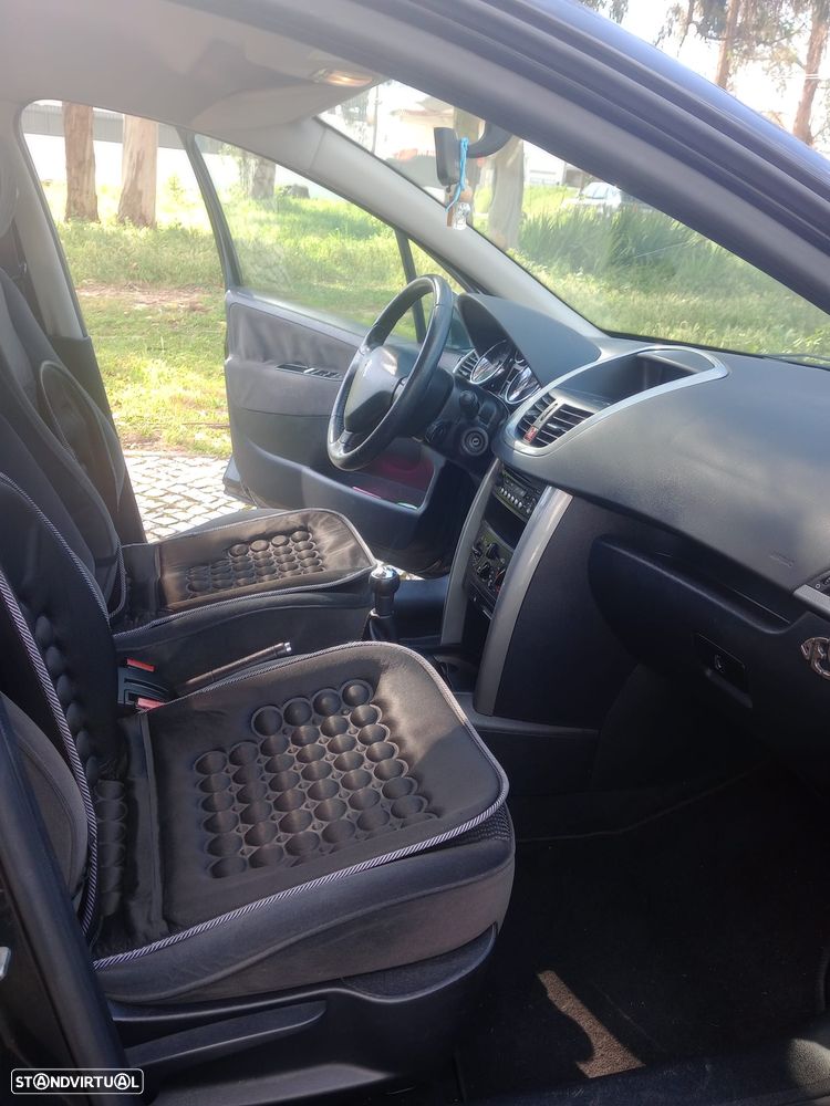 Peugeot 207 - 4