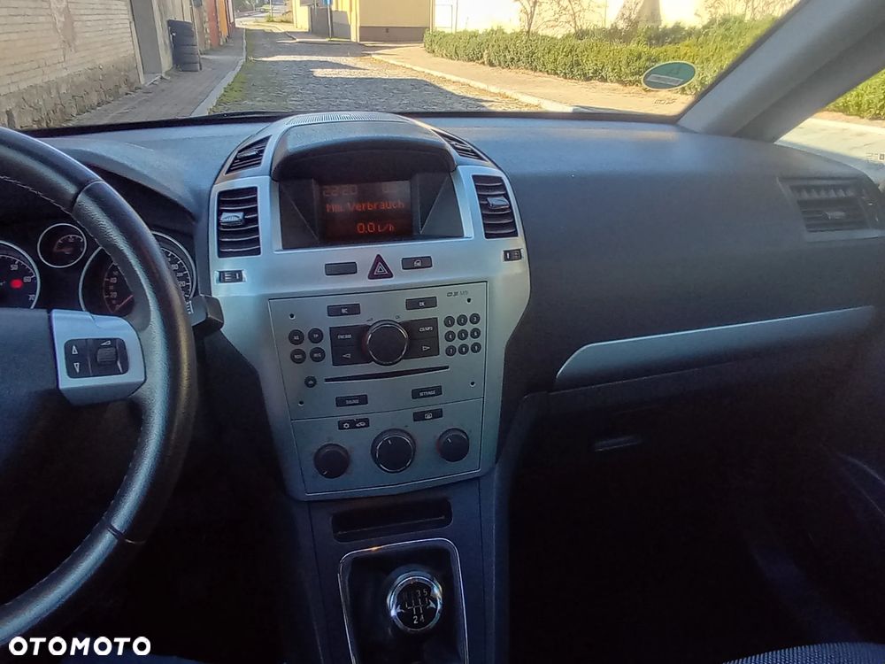 Opel Zafira - 35