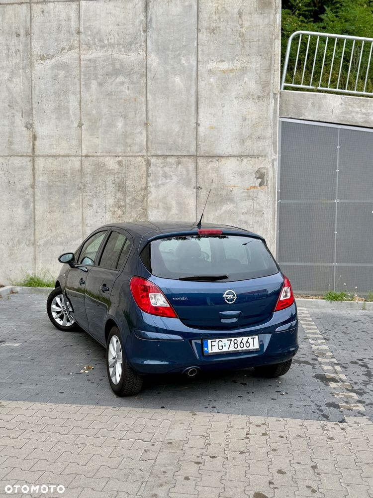 Opel Corsa 1.4 16V Energy - 9