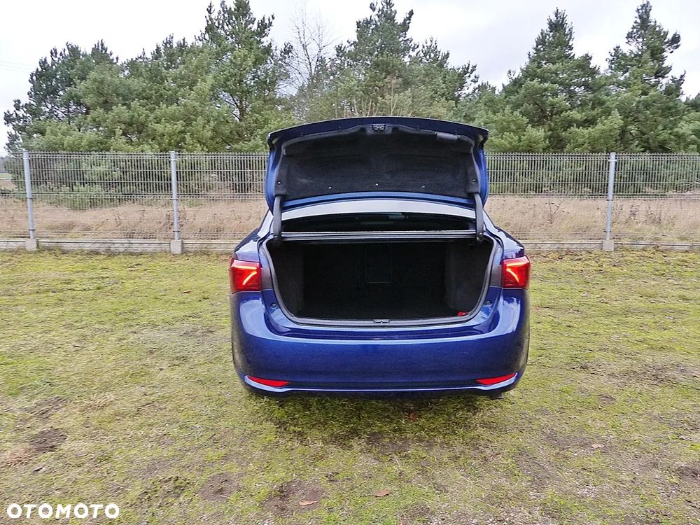 Toyota Avensis 2.0 D-4D Premium - 9