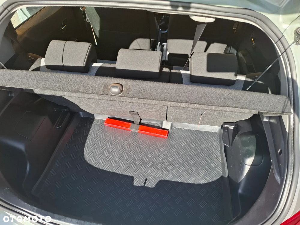 Toyota Yaris 1.33 Prestige - 27
