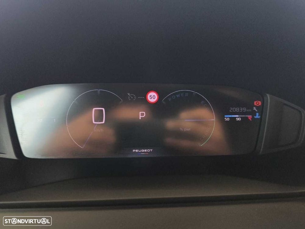 Peugeot 2008 1.2 Hybrid Allure e-DCS6 - 17