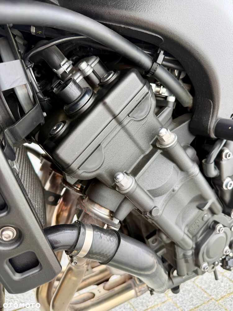 Yamaha FZ8 - 13