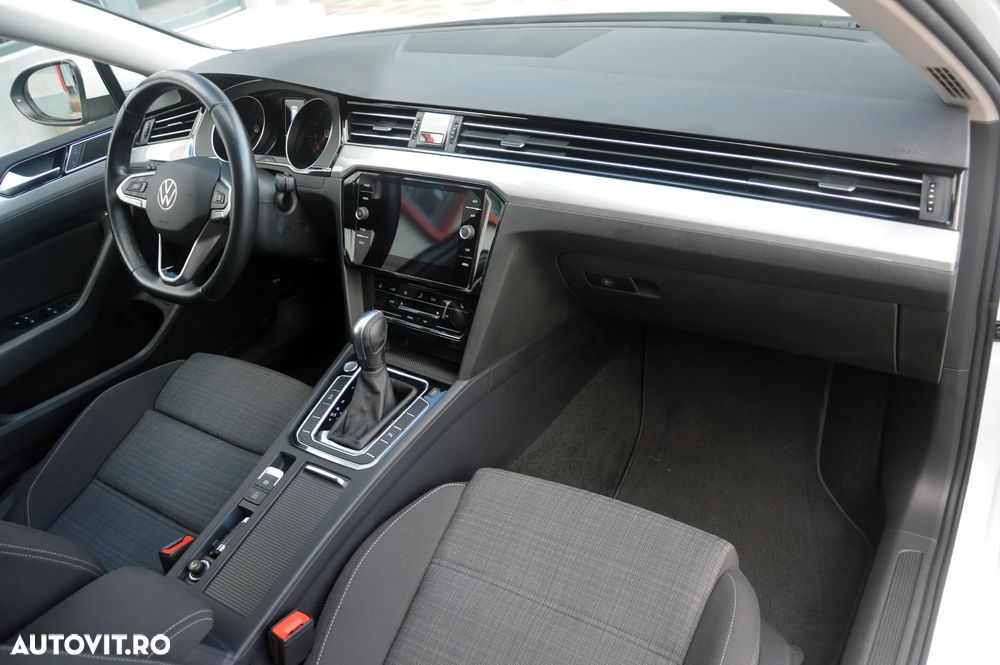Volkswagen Passat 2.0 TDI DSG Comfortline - 29