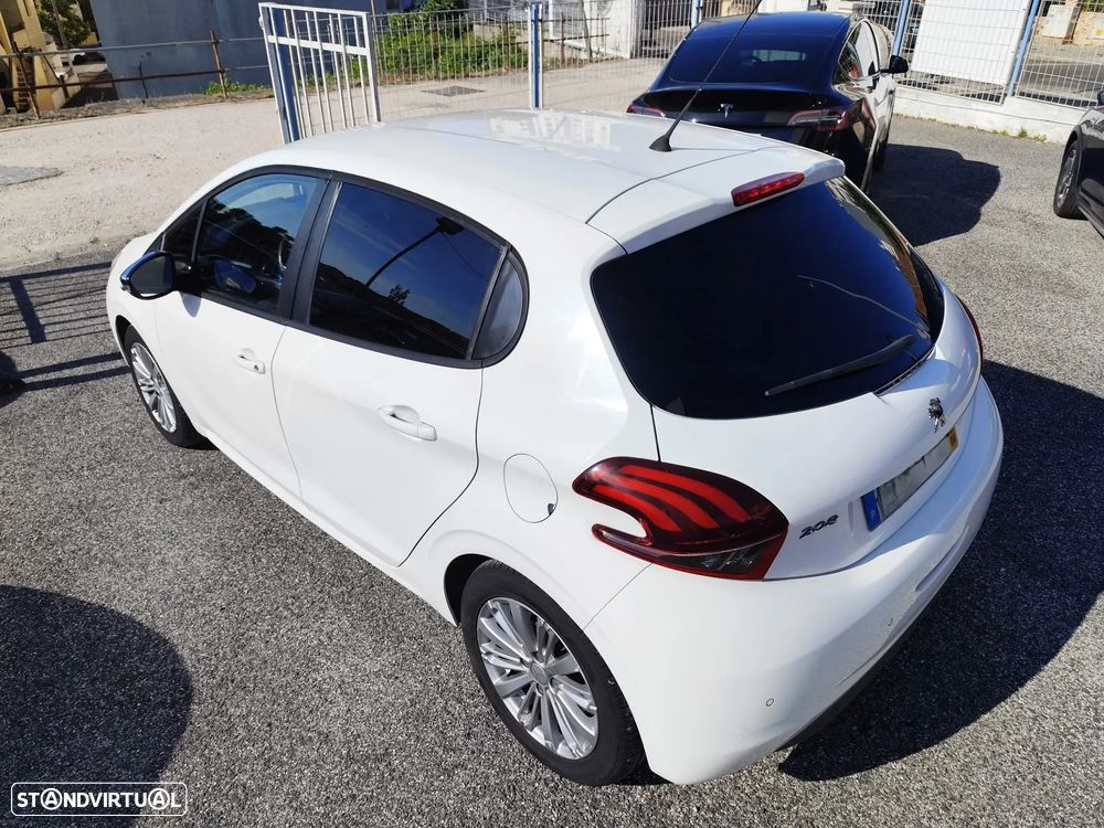 Peugeot 208 1.2 PureTech Style - 15