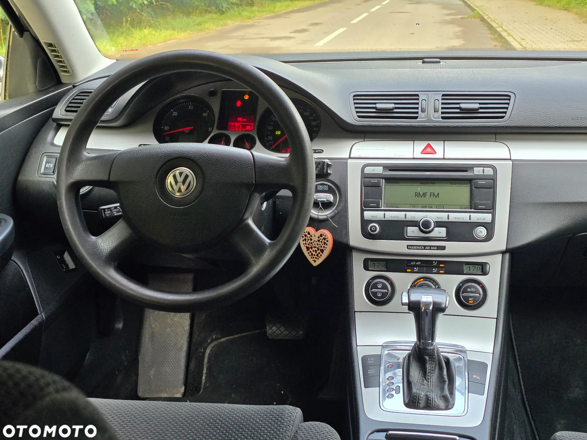 Volkswagen Passat 2.0 TDI Highline - 26