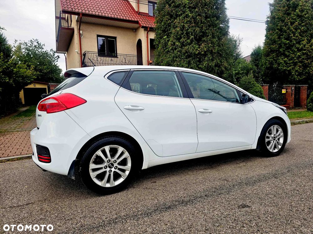 Kia Ceed 1.6 CRDi 136 ISG Spirit - 1