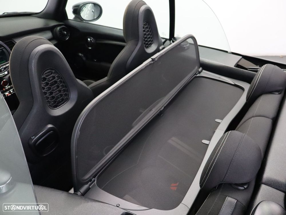 MINI Cabrio Cooper Premium Plus JCW Auto - 32