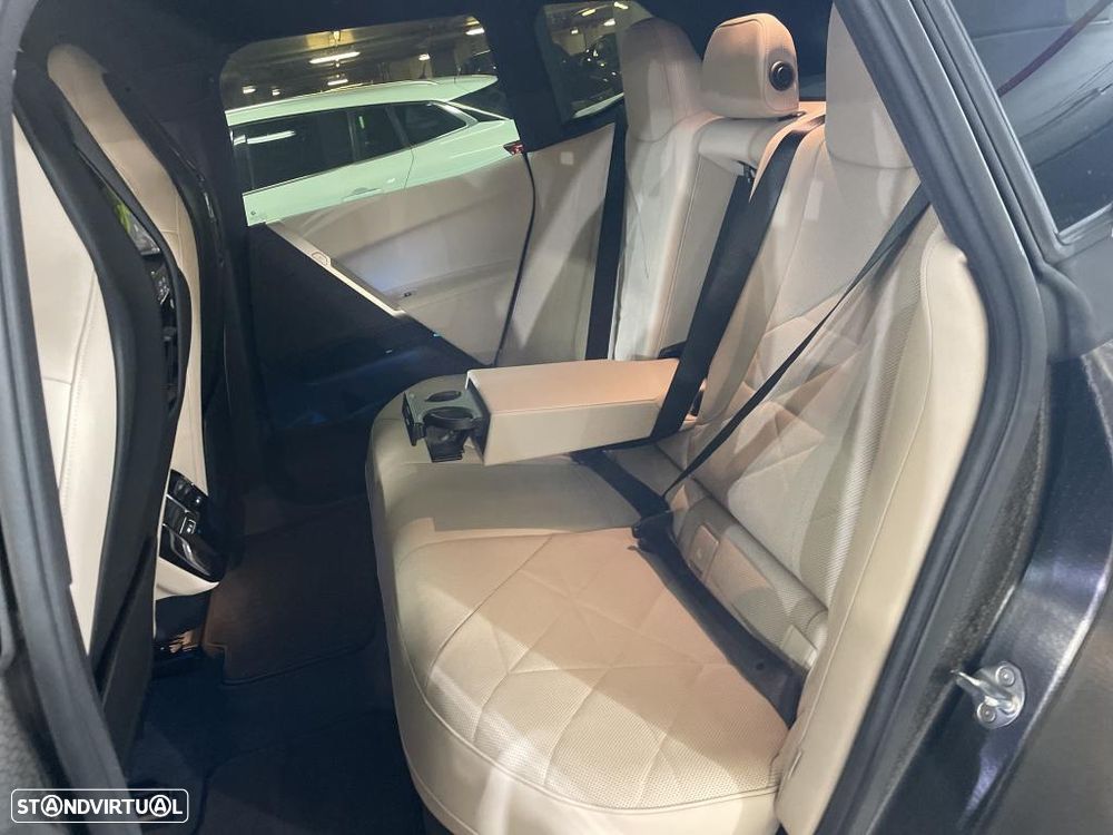 BMW iX xDrive 40 - 11