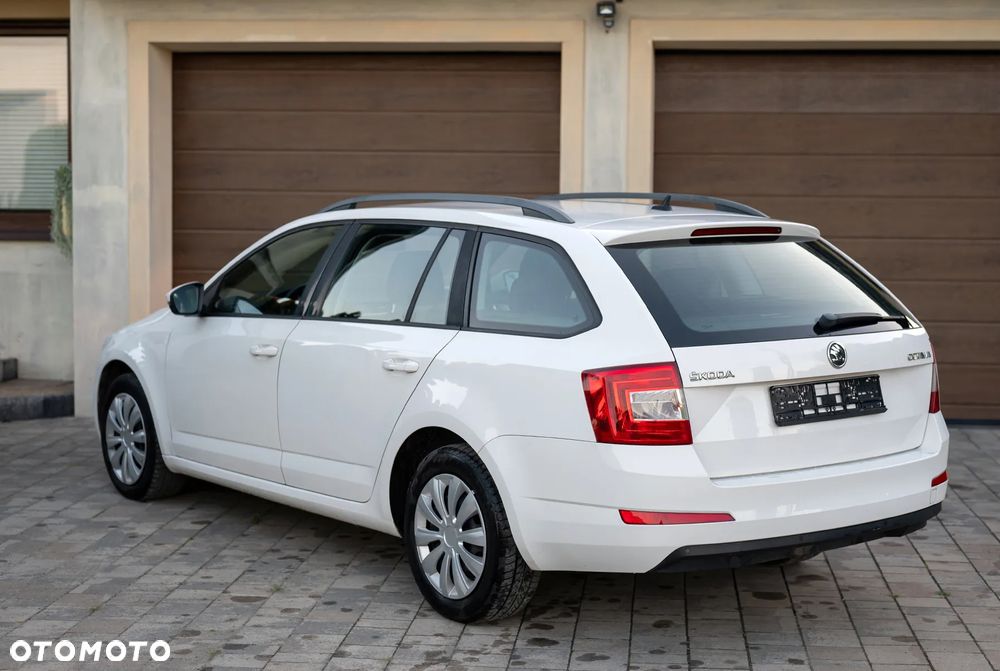 Skoda Octavia 1.6 TDI DPF Ambition - 4