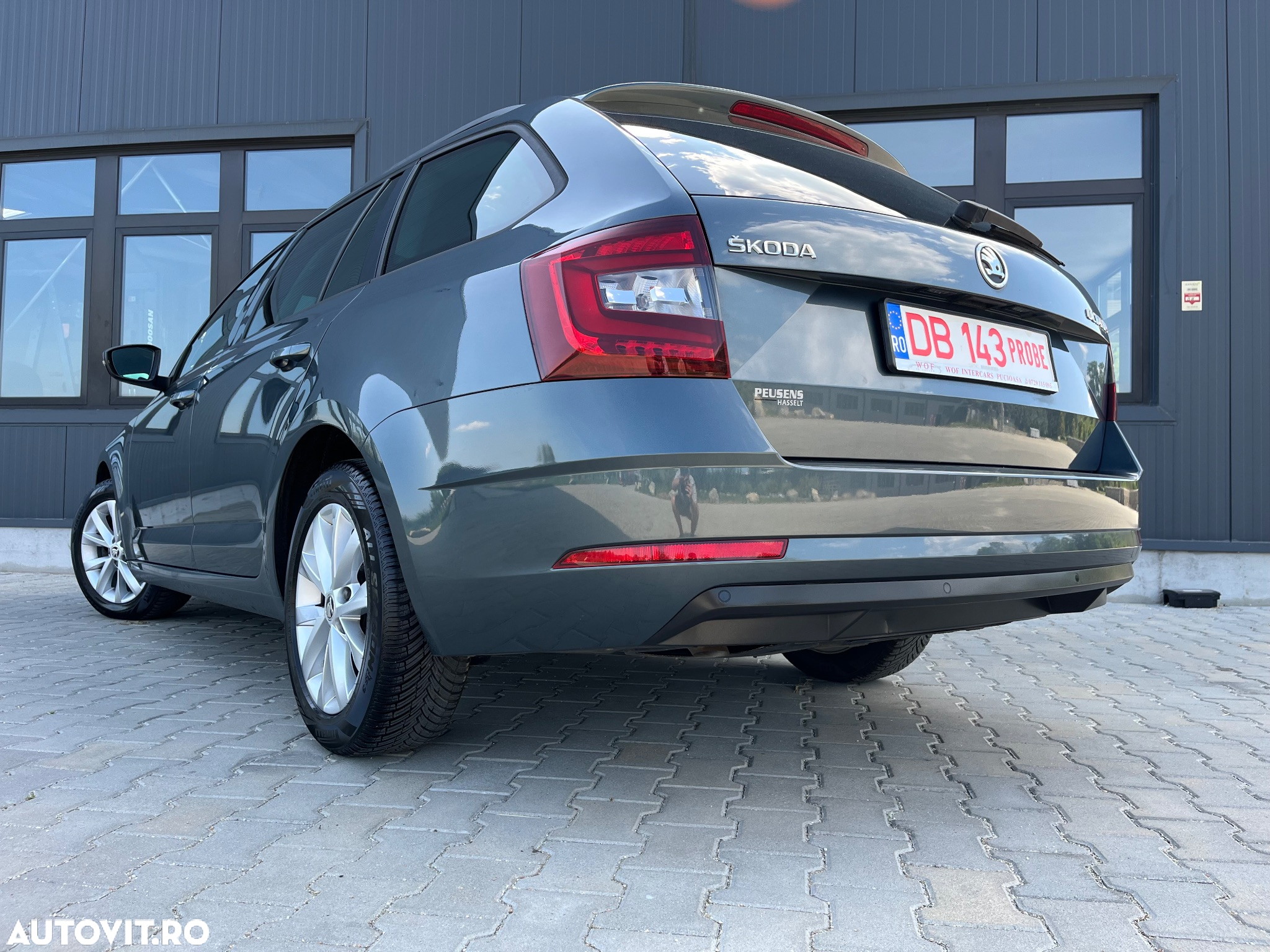 Skoda Octavia Combi 1.6 TDI DSG Clever - 37