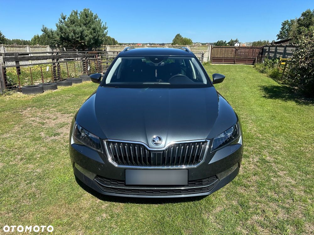 Skoda Superb 2.0 TDI DSG Ambition - 2