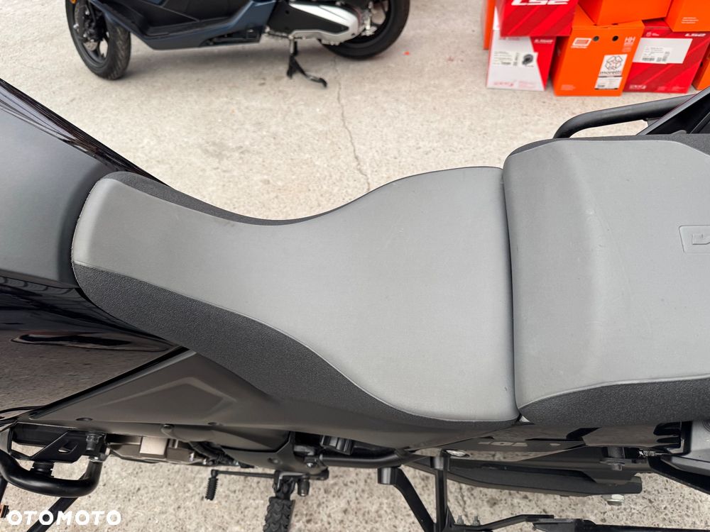 Suzuki DL - 18
