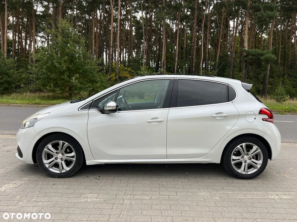 Peugeot 208 - 5
