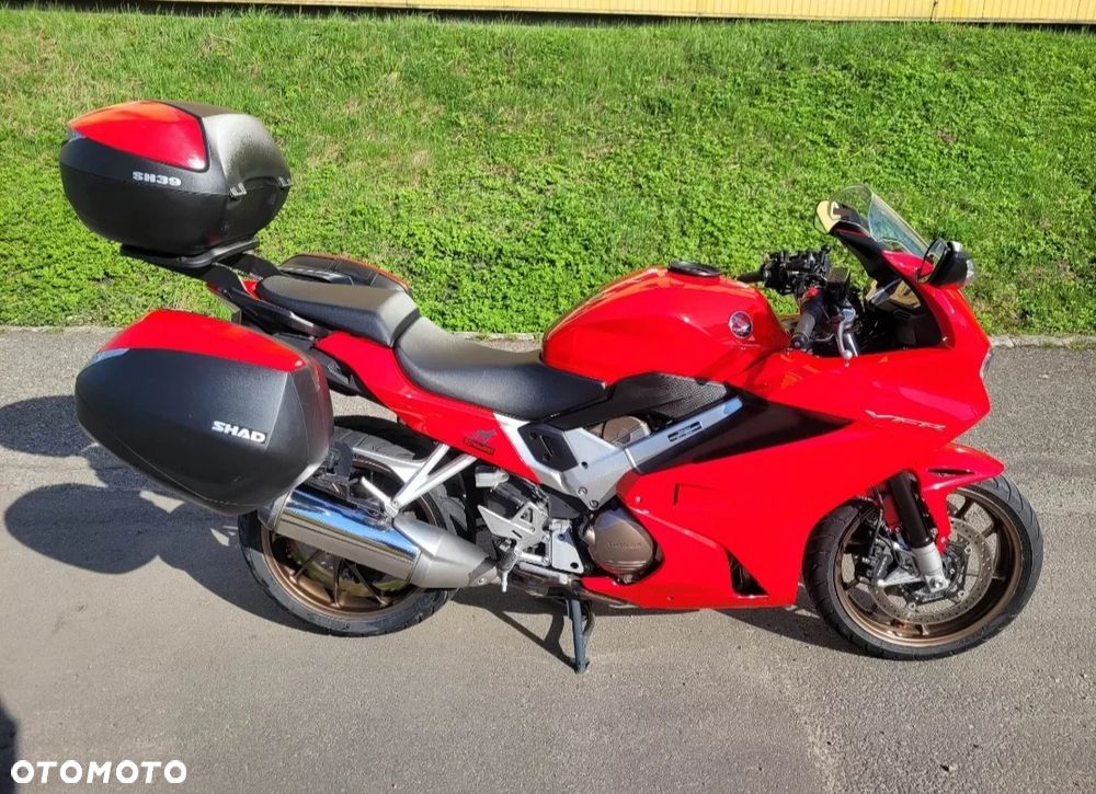 Honda VFR - 9