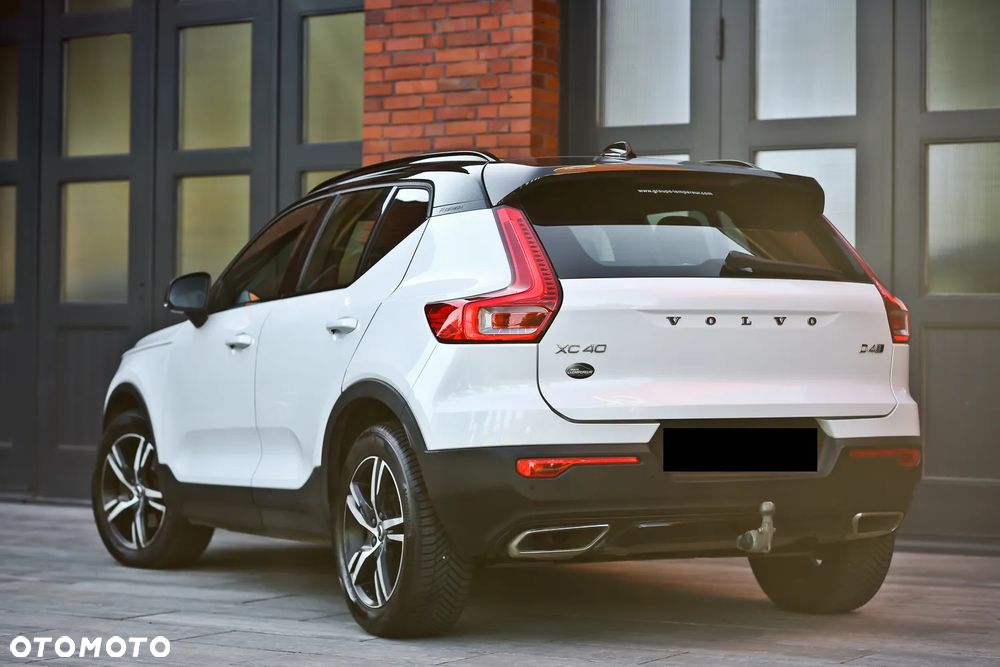 Volvo XC 40 D4 AWD Geartronic R-Design - 12
