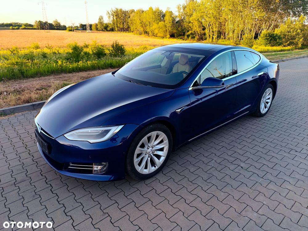 Tesla Model S - 15