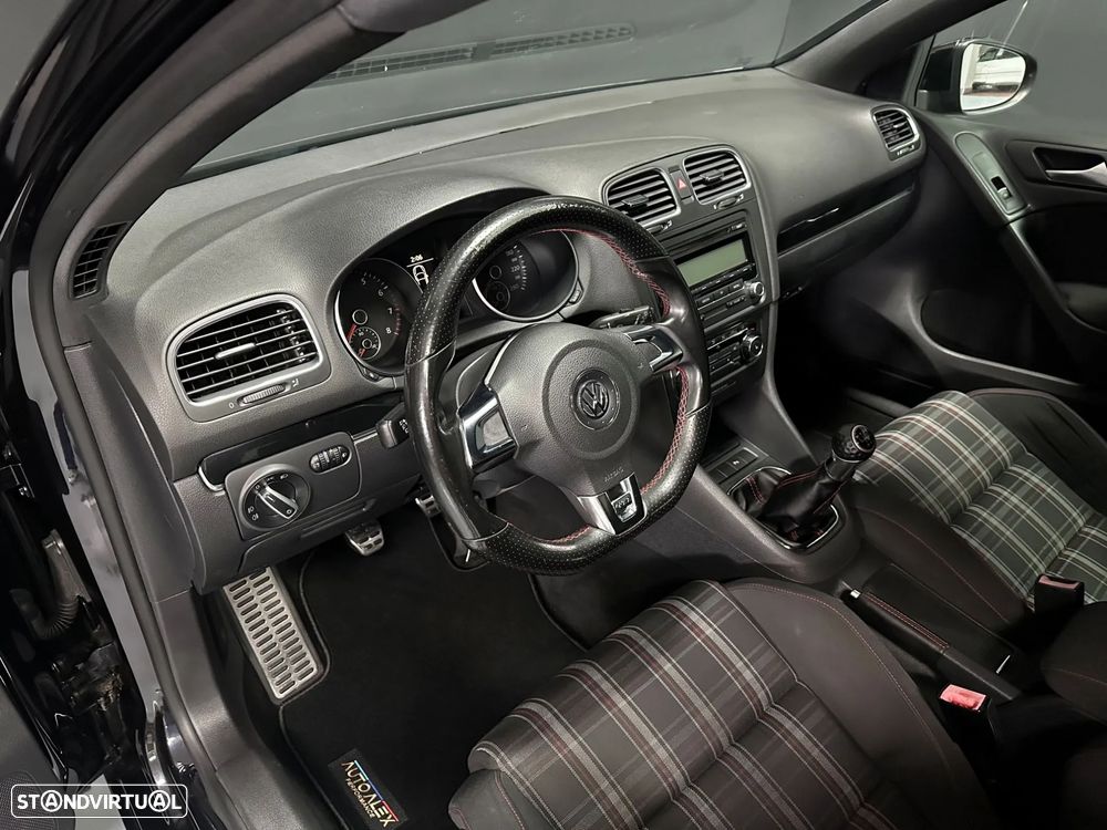 VW Golf 2.0 GTI - 10