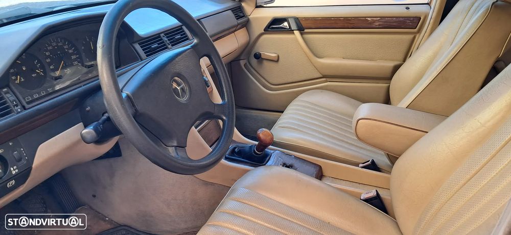 Mercedes-Benz W124 (1984-1997) 200 D - 9