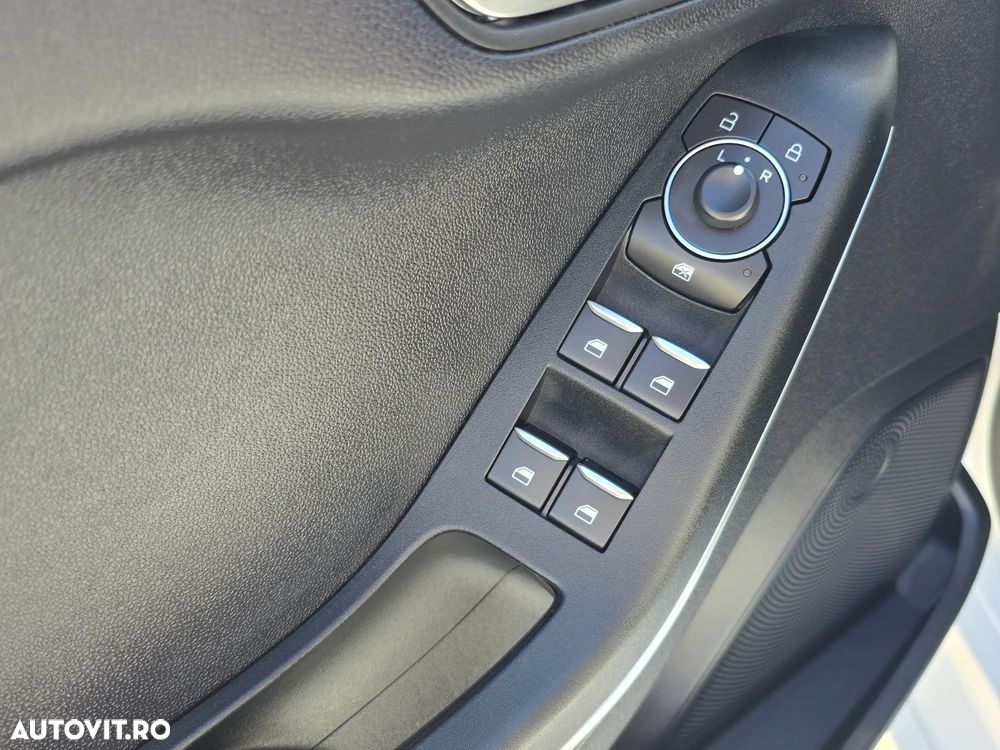 Ford Fiesta 1.0 EcoBoost mHEV ST Line - 8