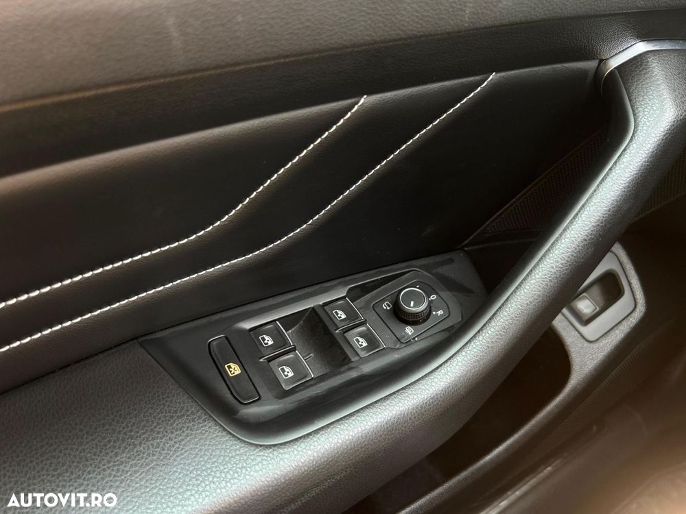 Volkswagen Passat 2.0 TDI DSG Highline - 23