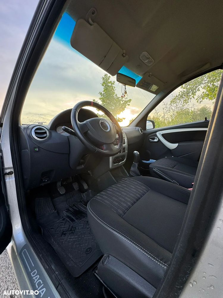Dacia Logan 1.6 16V Laureate - 10