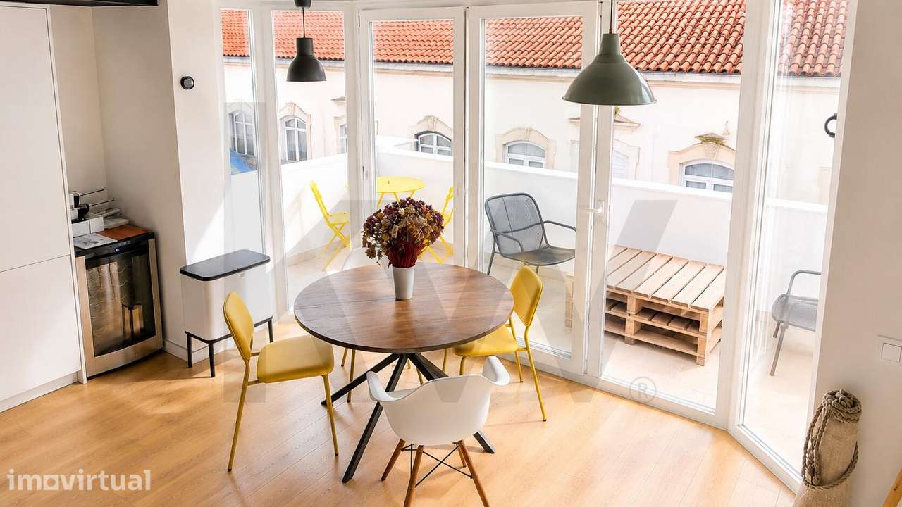 ​​​​​​​T1 Duplex Mobilado com Terraço Privativo - Grande imagem: 2/16