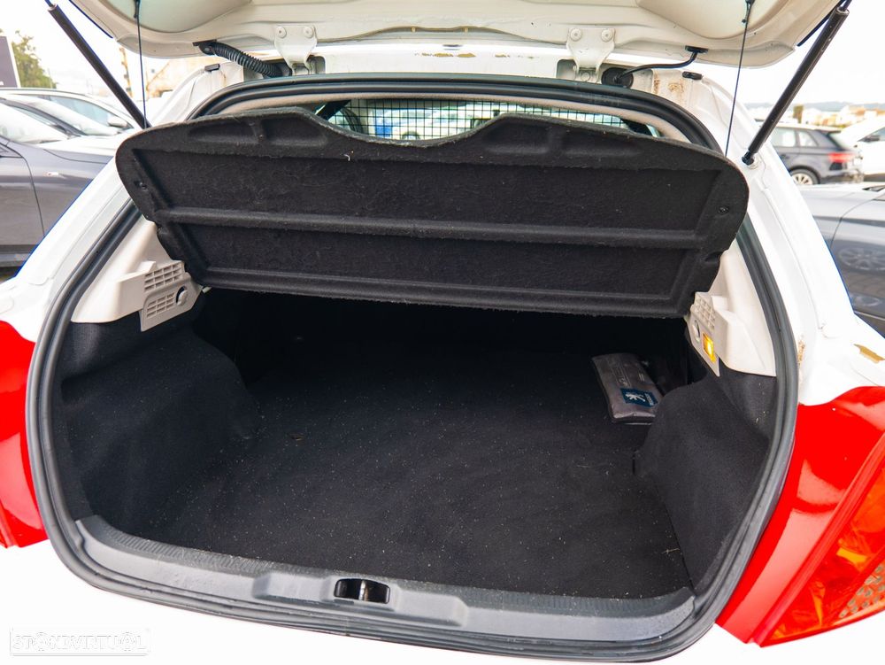 Peugeot 207 1.4 HDi Urban - 9