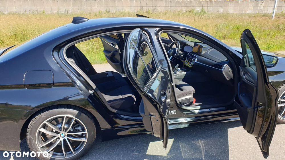 BMW Seria 5 520d MHEV Sport - 27