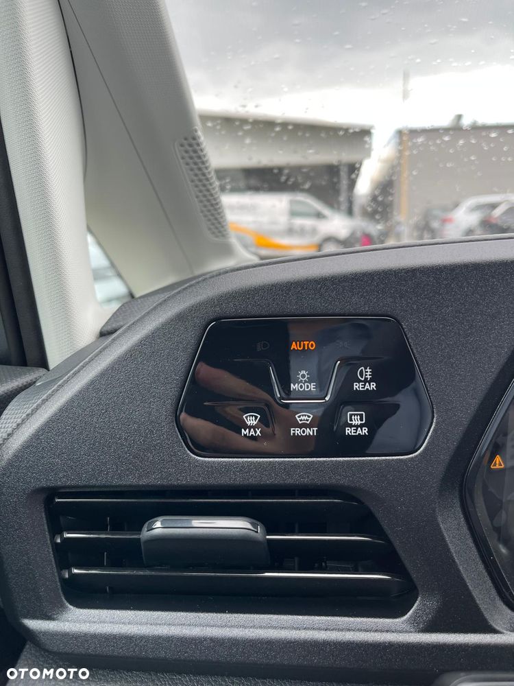 Volkswagen Caddy 2.0 TDI DSG - 24