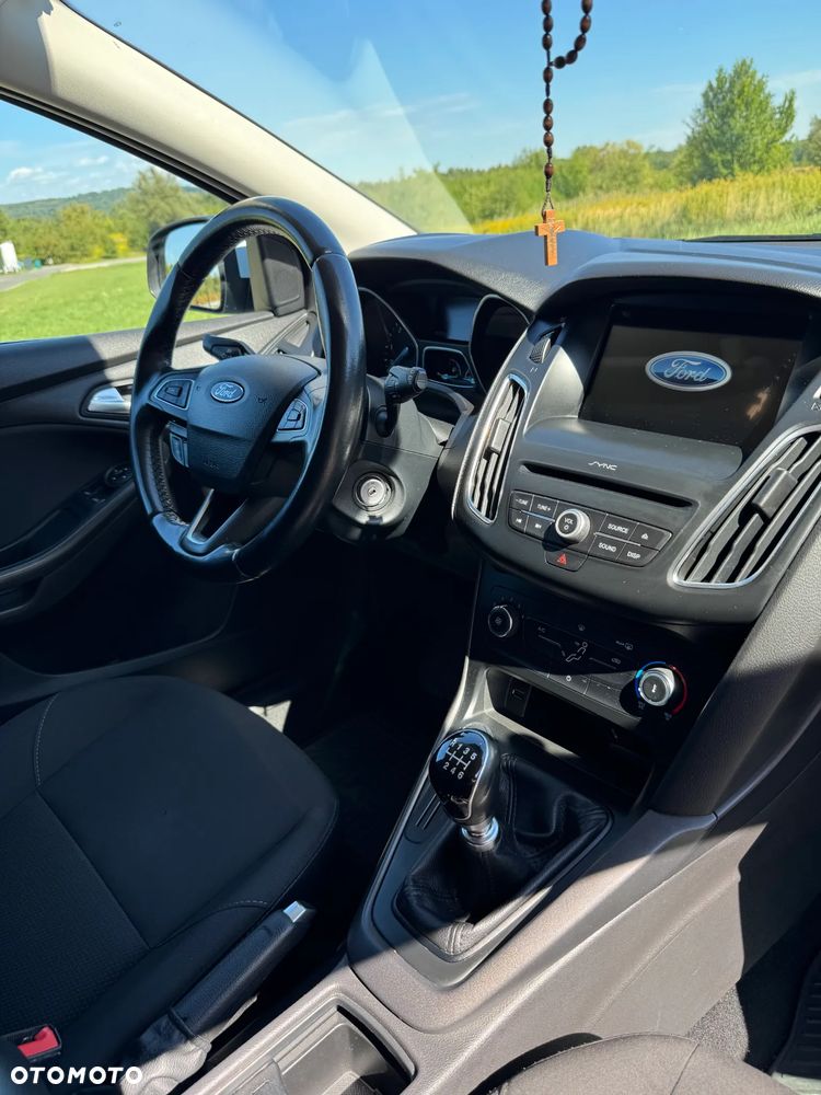 Ford Focus 1.5 TDCi SYNC Edition - 16