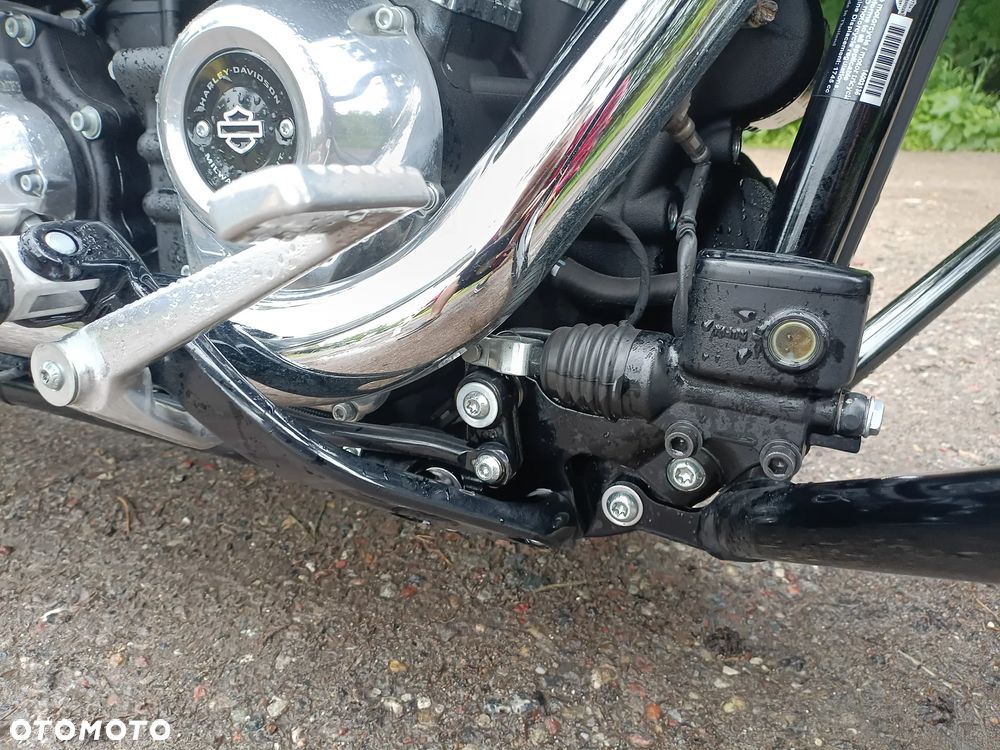 Harley-Davidson Softail Standard - 17