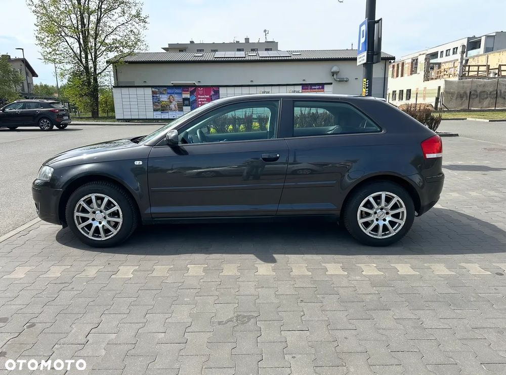 Audi A3 3-drzwiowe 1.6 Attraction - 3
