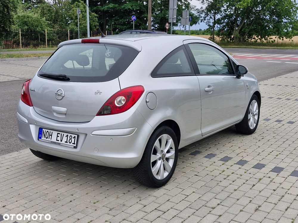 Opel Corsa 1.4 16V Innovation - 3