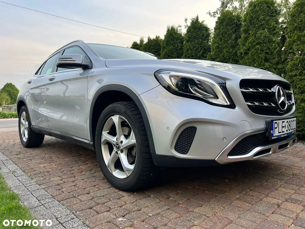 Mercedes-Benz GLA 200 d 7G-DCT AMG Line - 3