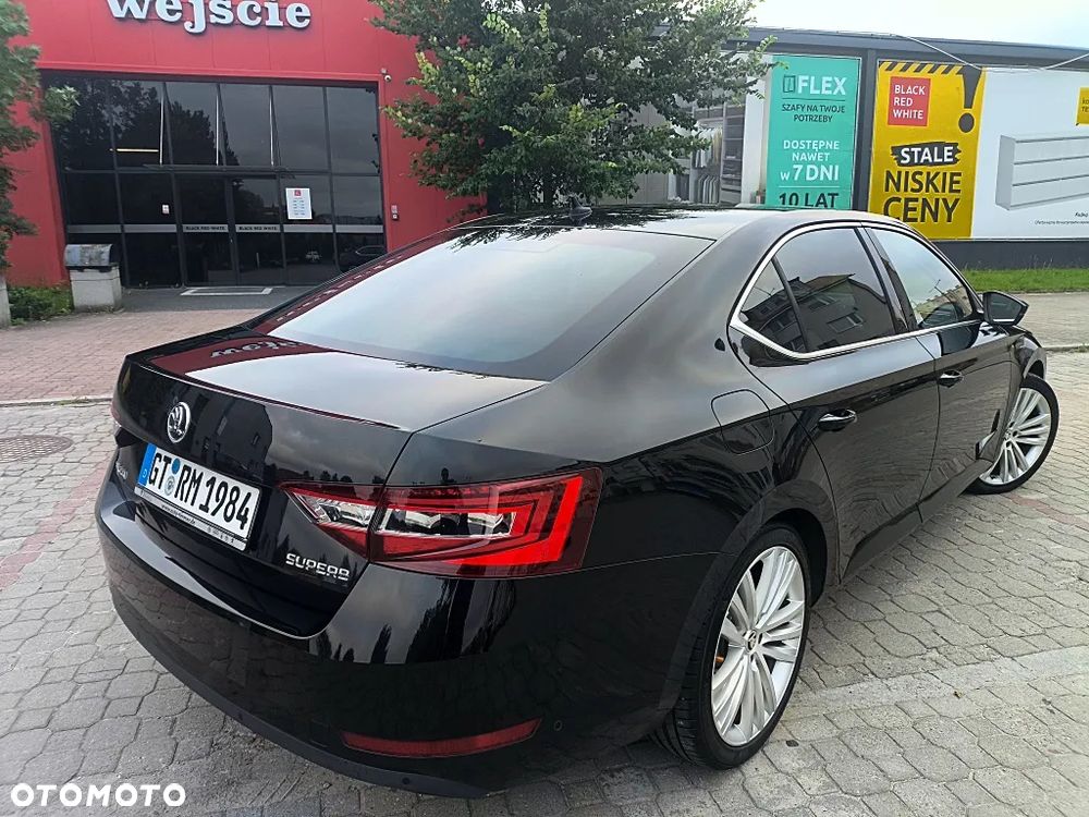 Skoda Superb 2.0 TDI DSG Premium Edition - 22
