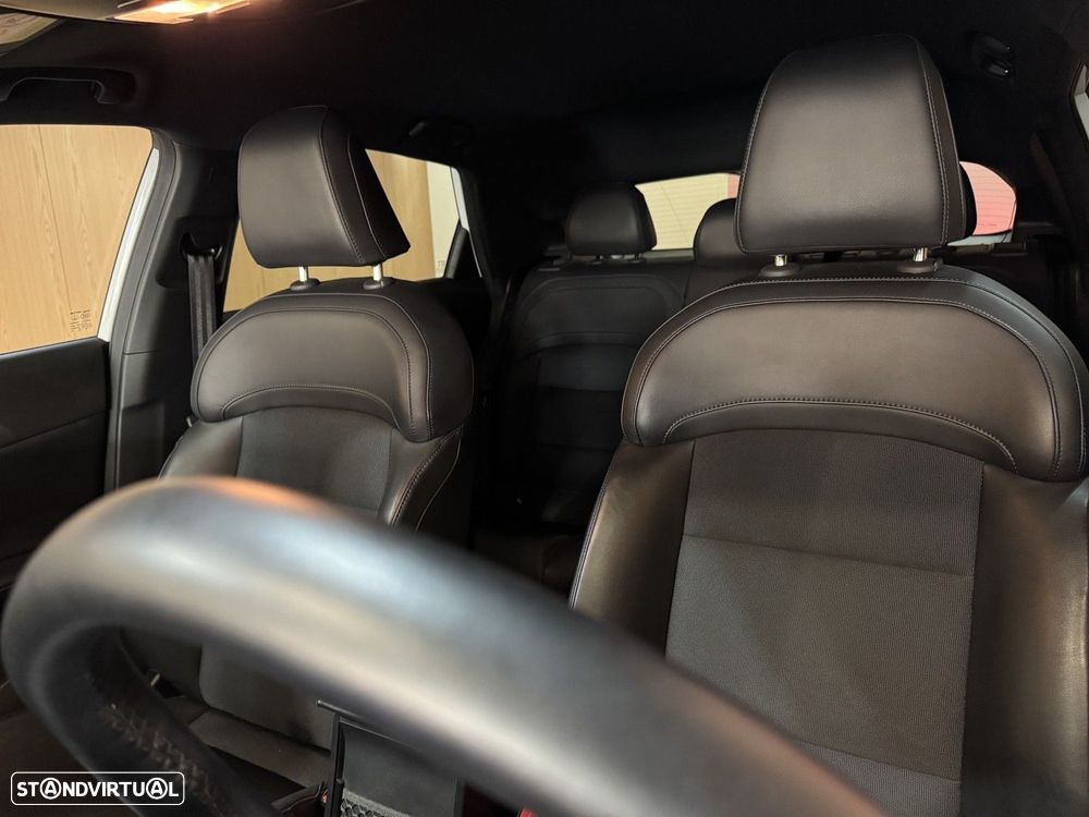 MG MG4 64 kWh Luxury - 24