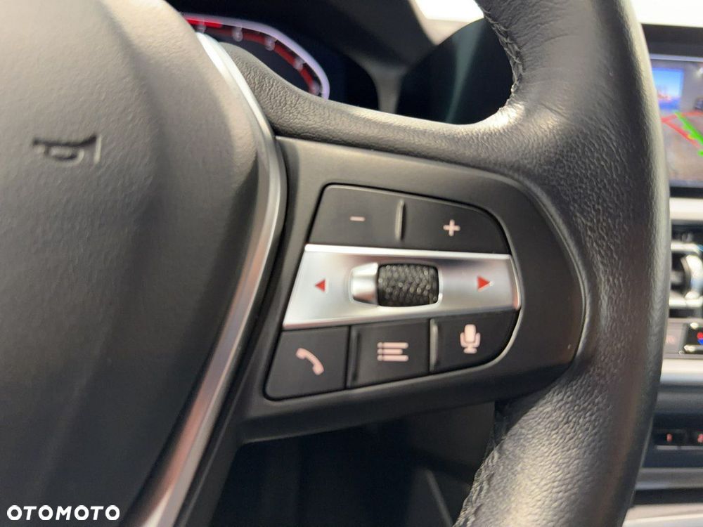 BMW Seria 3 318i - 16