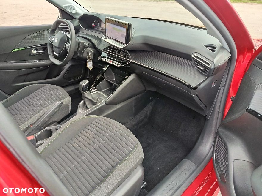 Peugeot 208 - 14