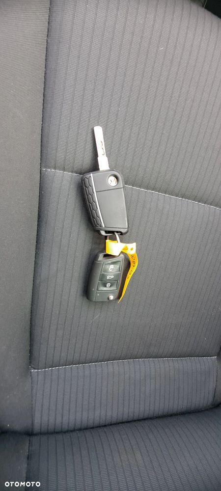 Volkswagen Golf 2.0 TDI Sound - 36